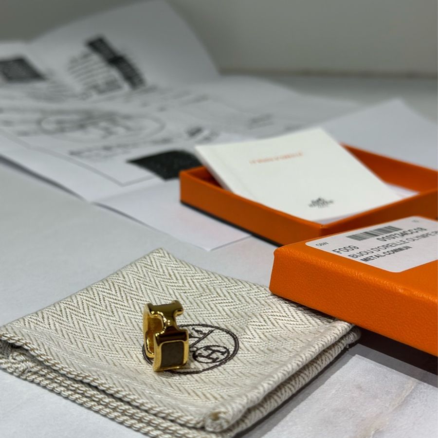 台灣專櫃購入 Hermes earcuff大象灰耳骨夾 愛馬仕 大象灰 耳釦 耳扣 Hermes 耳骨夾-9