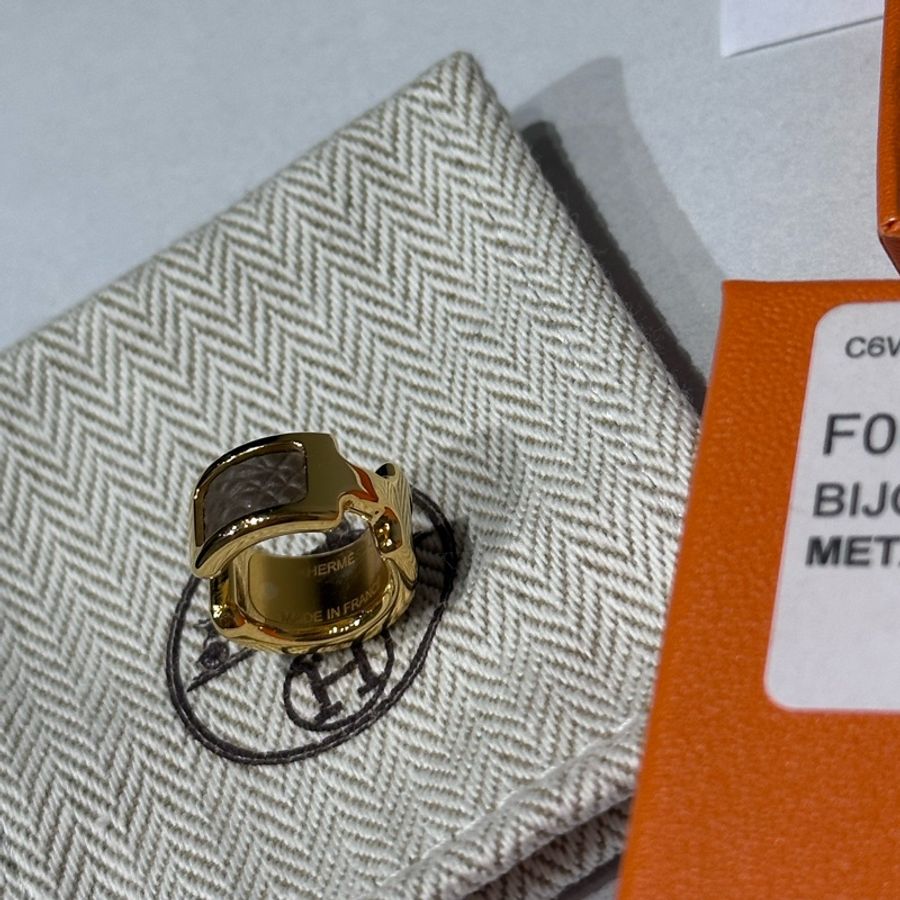 台灣專櫃購入 Hermes earcuff大象灰耳骨夾 愛馬仕 大象灰 耳釦 耳扣 Hermes 耳骨夾-14