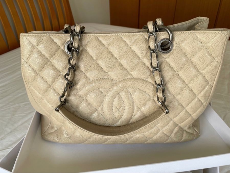 CHANEL最經典荔枝牛皮Grand shopping tote bag-0