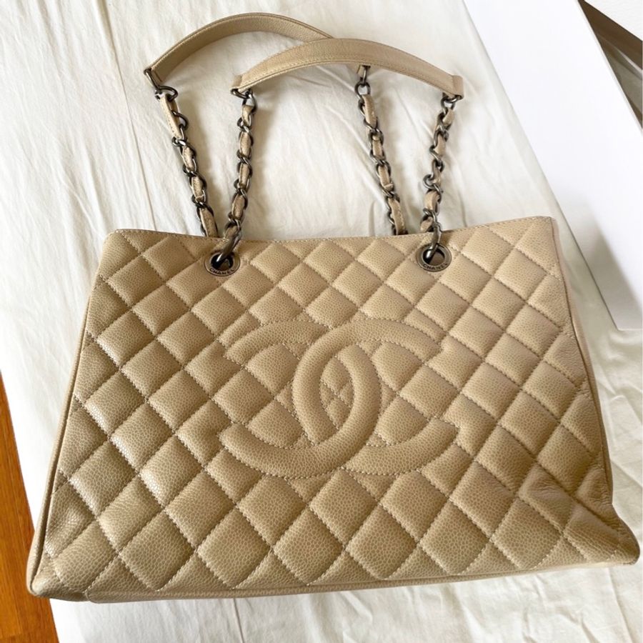 CHANEL最經典荔枝牛皮Grand shopping tote bag-2