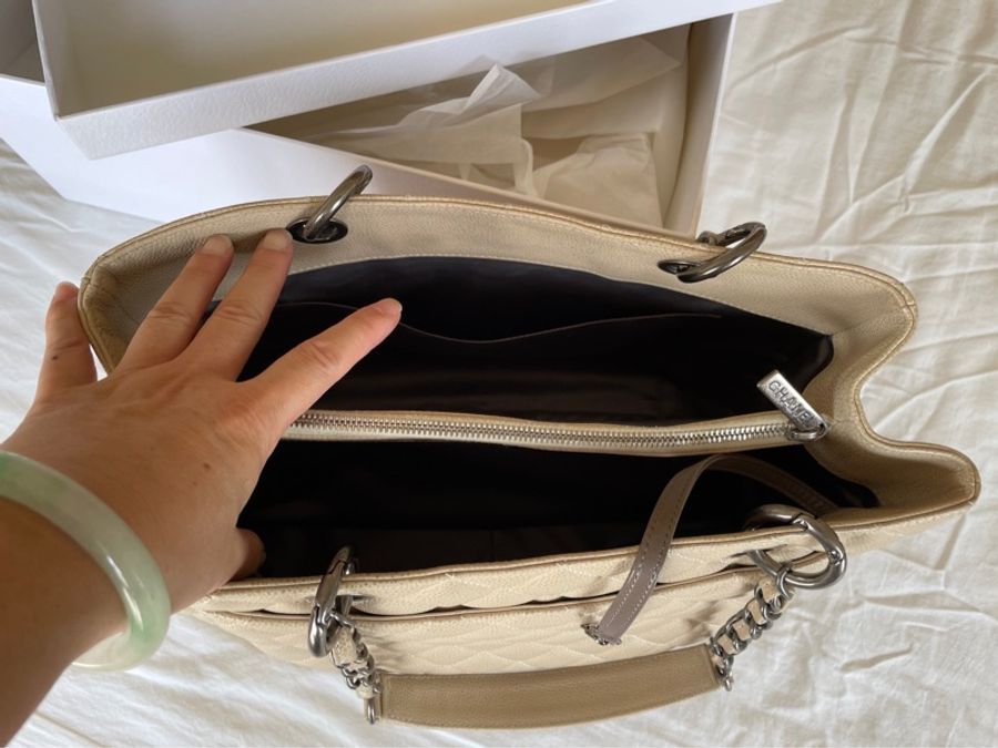 CHANEL最經典荔枝牛皮Grand shopping tote bag-5
