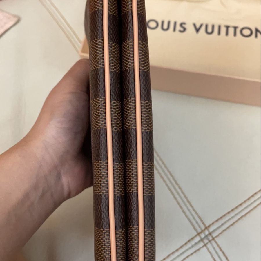 全新品LV雙層錬包(附盒、附防塵套、附紙袋)-9