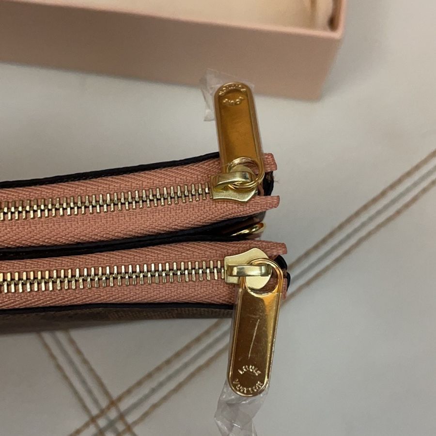 全新品LV雙層錬包(附盒、附防塵套、附紙袋)-10