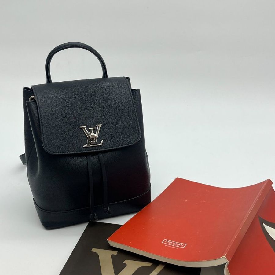 Louis Vuitton LV 黑色全皮 LOCKME雙肩帶後背包-0