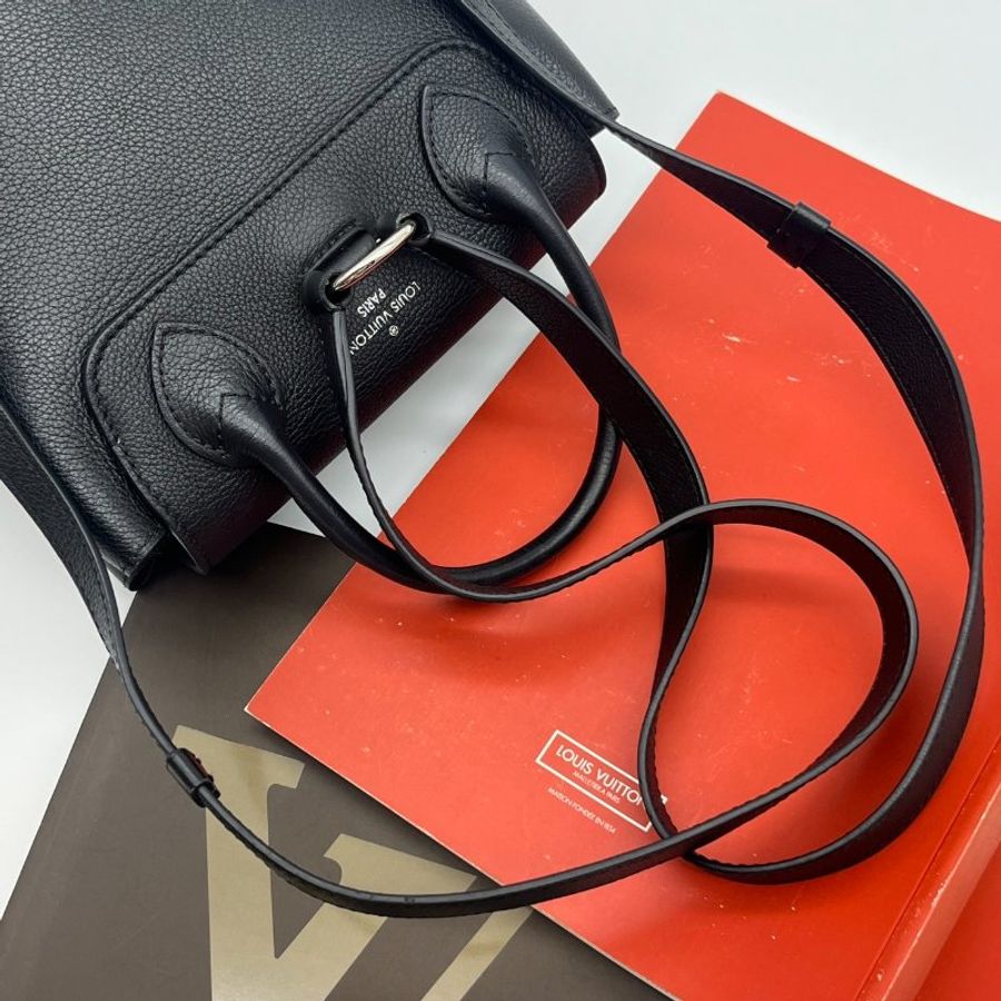 Louis Vuitton LV 黑色全皮 LOCKME雙肩帶後背包-8