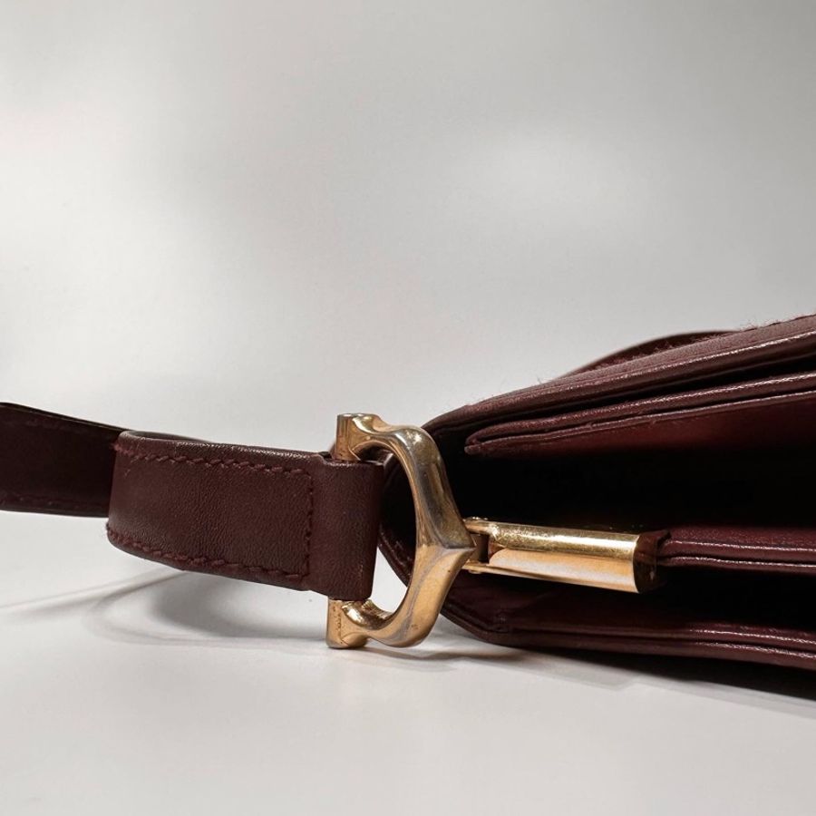 Cartier vintage 日本二手 中古復古古董 經典酒紅 麂皮 皮革 翻蓋包 插釦式 側背包-3