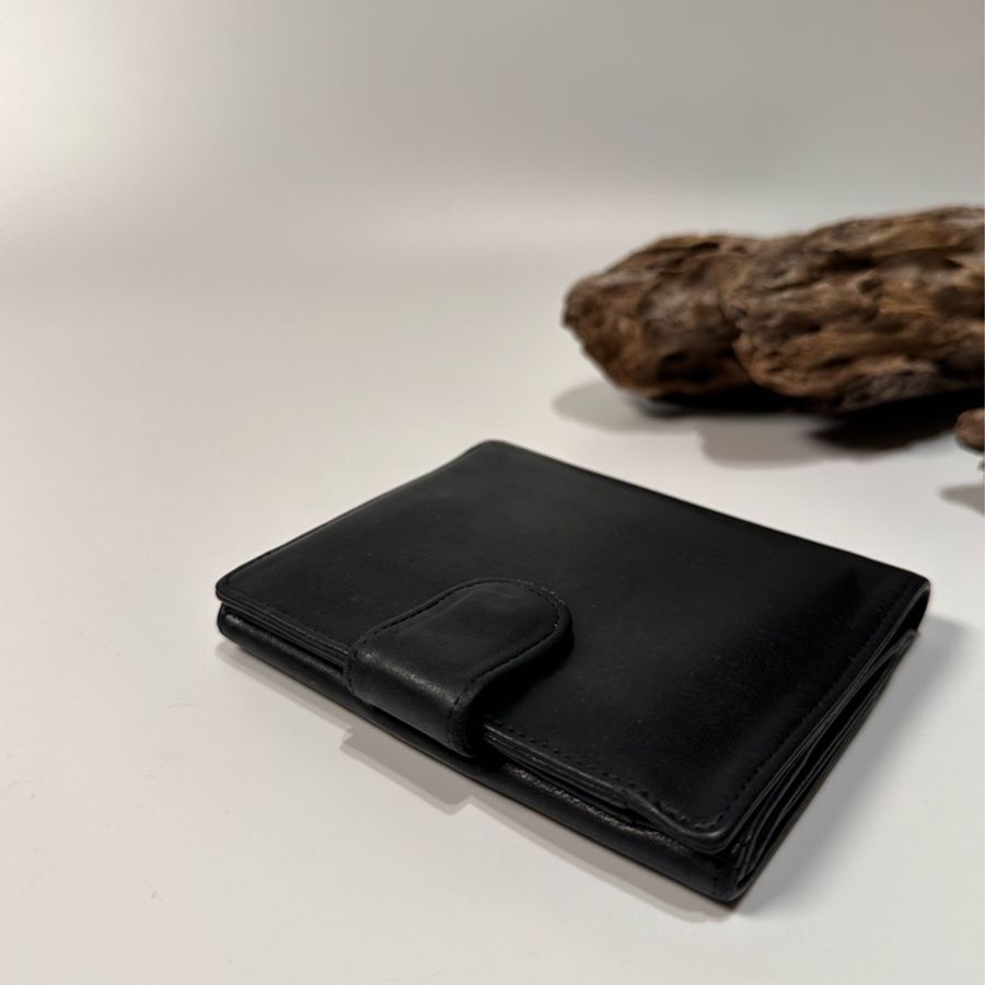 Chanel vintage 日本二手 中古復古古董 經典黑色 皮革 logo中夾 短夾 皮夾-2
