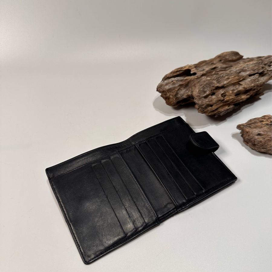 Chanel vintage 日本二手 中古復古古董 經典黑色 皮革 logo中夾 短夾 皮夾-4