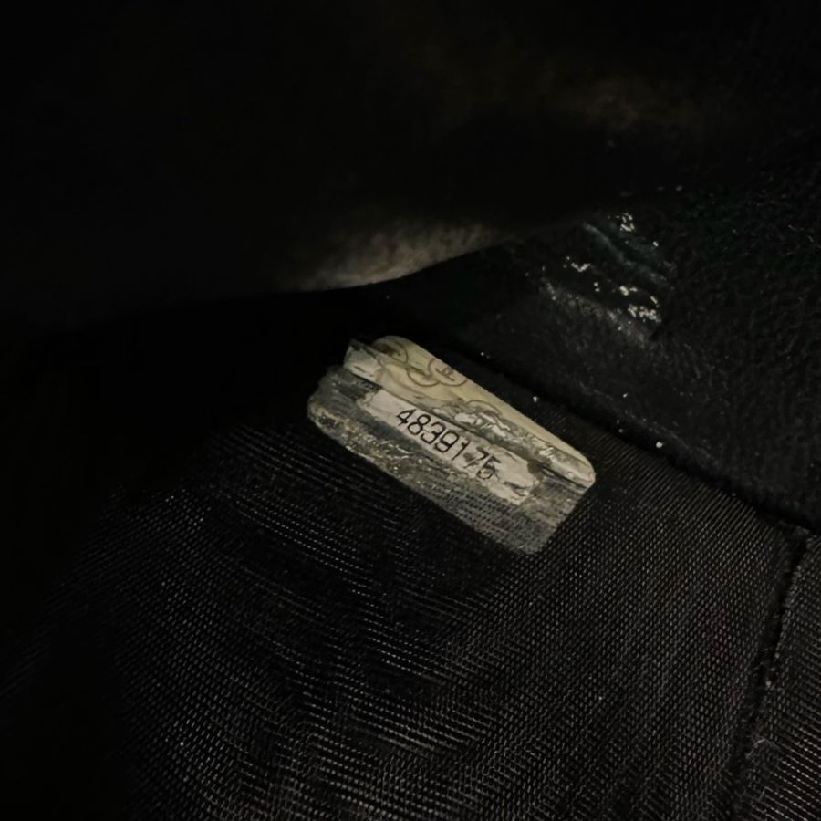 Chanel vintage 日本二手 中古復古古董 經典黑色 皮革 logo中夾 短夾 皮夾-9
