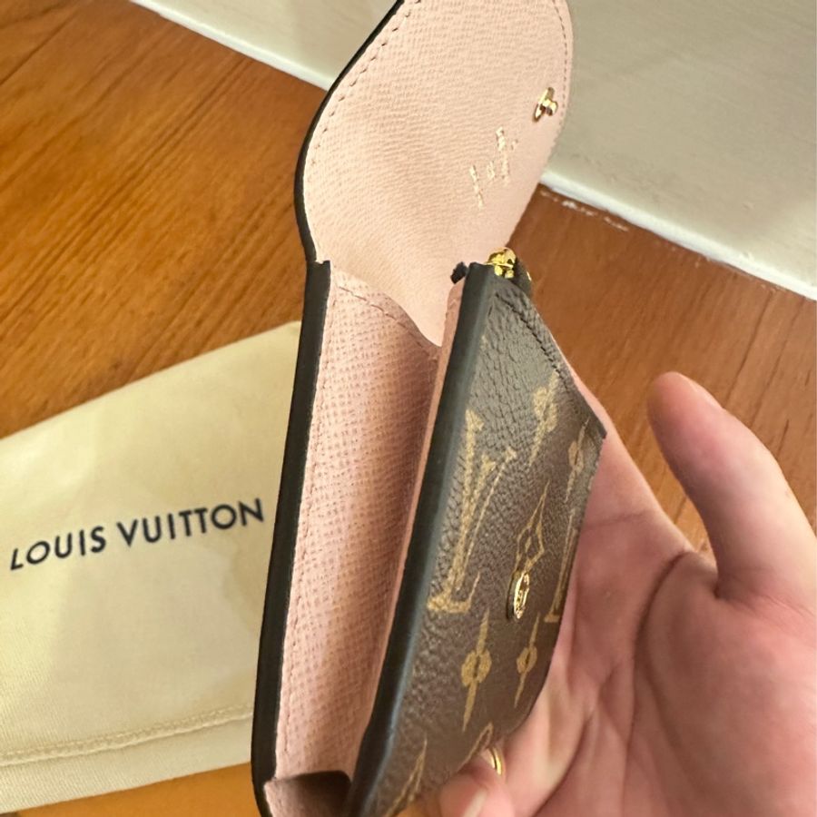 LV 花紋粉內釦式卡片零錢包-8