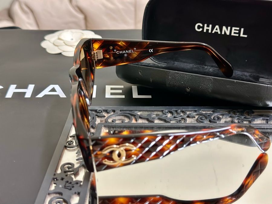 🔥爆款墨鏡釋出🔥#Chanel 絕版 大C logo #菱格紋 #玳瑁色 #vintage #太陽眼鏡 復古感滿滿的小臉神器😍-11