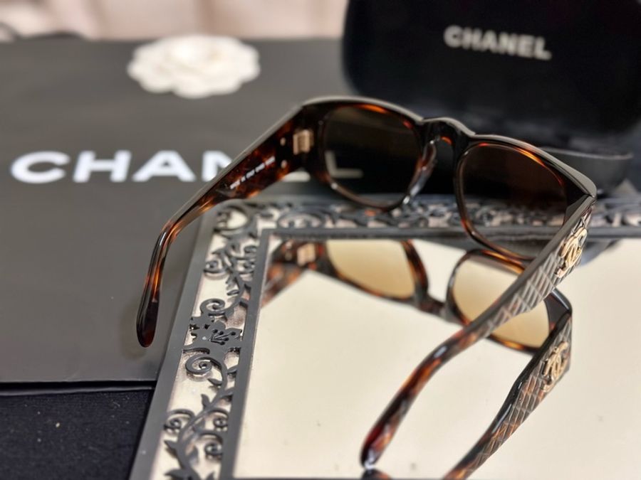🔥爆款墨鏡釋出🔥#Chanel 絕版 大C logo #菱格紋 #玳瑁色 #vintage #太陽眼鏡 復古感滿滿的小臉神器😍-15