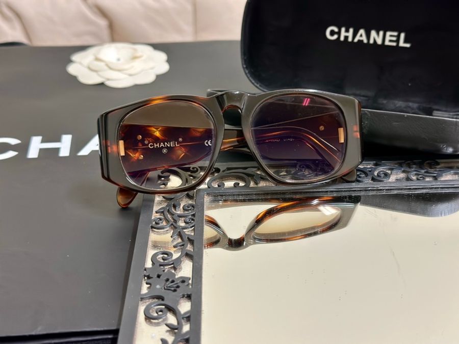 🔥爆款墨鏡釋出🔥#Chanel 絕版 大C logo #菱格紋 #玳瑁色 #vintage #太陽眼鏡 復古感滿滿的小臉神器😍-20