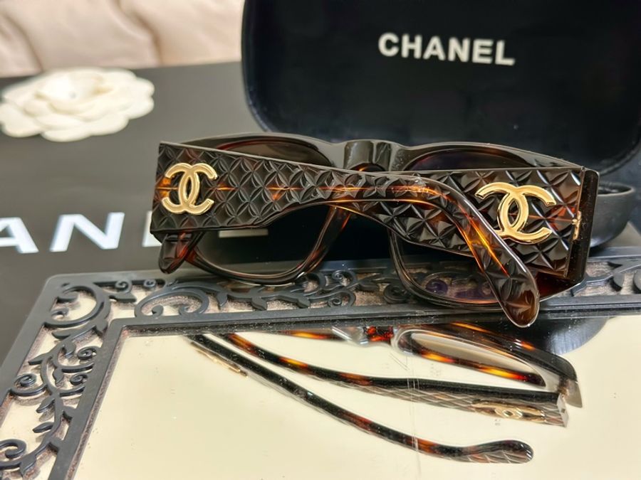 🔥爆款墨鏡釋出🔥#Chanel 絕版 大C logo #菱格紋 #玳瑁色 #vintage #太陽眼鏡 復古感滿滿的小臉神器😍-24