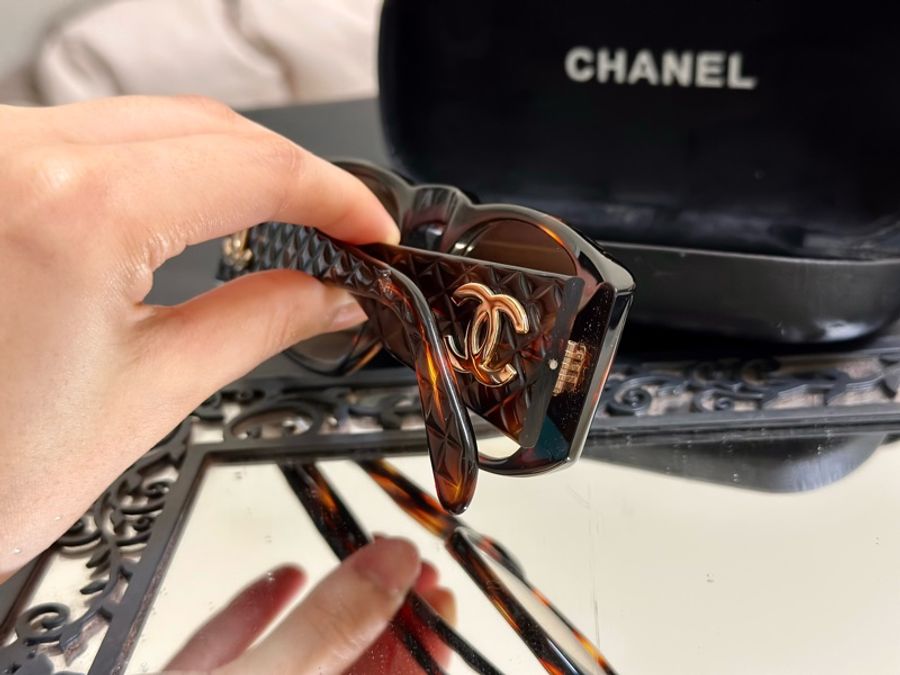 🔥爆款墨鏡釋出🔥#Chanel 絕版 大C logo #菱格紋 #玳瑁色 #vintage #太陽眼鏡 復古感滿滿的小臉神器😍-25