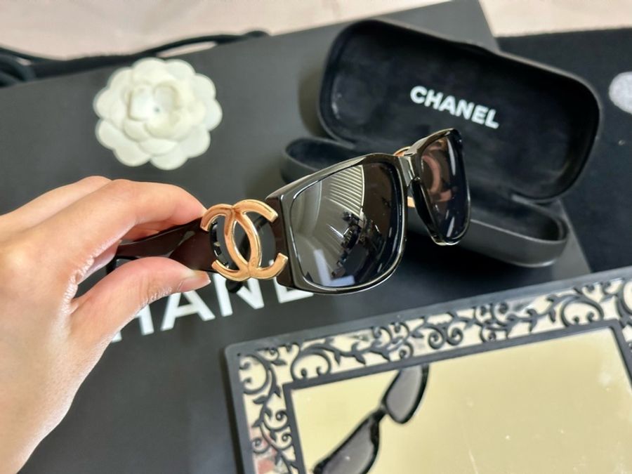 🔥爆款墨鏡🕶️釋出🔥#Chanel 絕版 #大Clogo #墨鏡 #vintage 鏤空logo #太陽眼鏡 小臉神器😍稀有美品💕-6