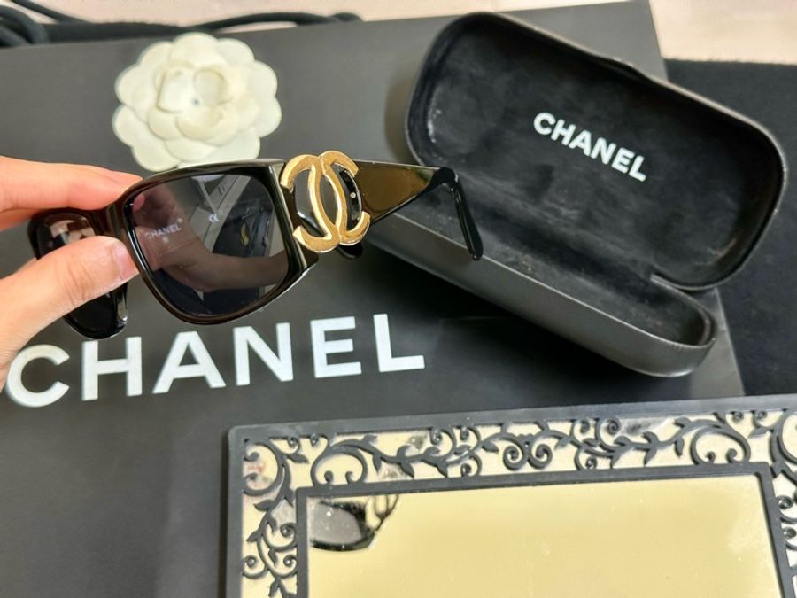 🔥爆款墨鏡🕶️釋出🔥#Chanel 絕版 #大Clogo #墨鏡 #vintage 鏤空logo #太陽眼鏡 小臉神器😍稀有美品💕-7