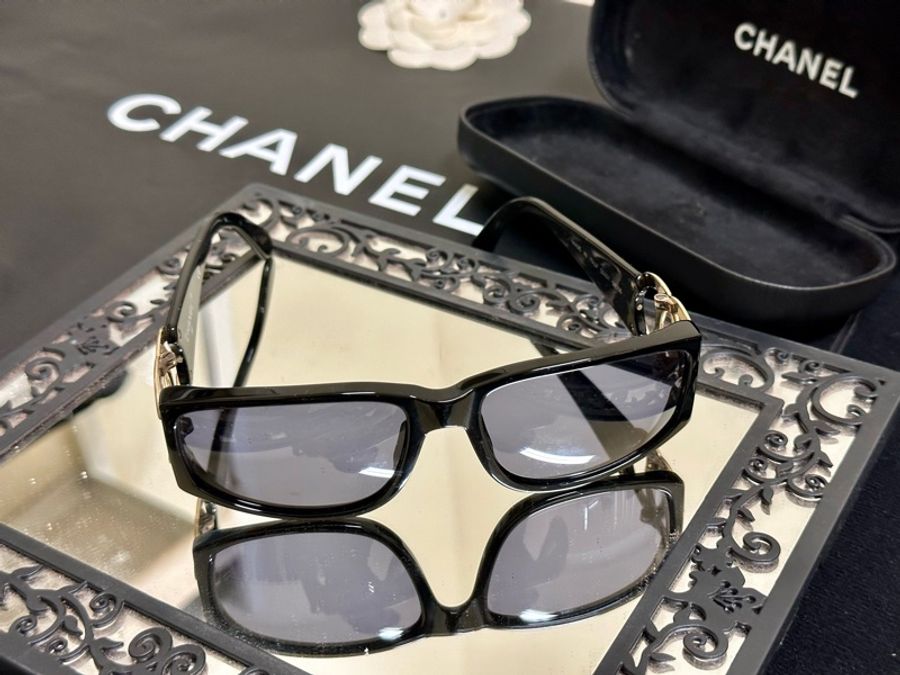 🔥爆款墨鏡🕶️釋出🔥#Chanel 絕版 #大Clogo #墨鏡 #vintage 鏤空logo #太陽眼鏡 小臉神器😍稀有美品💕-13