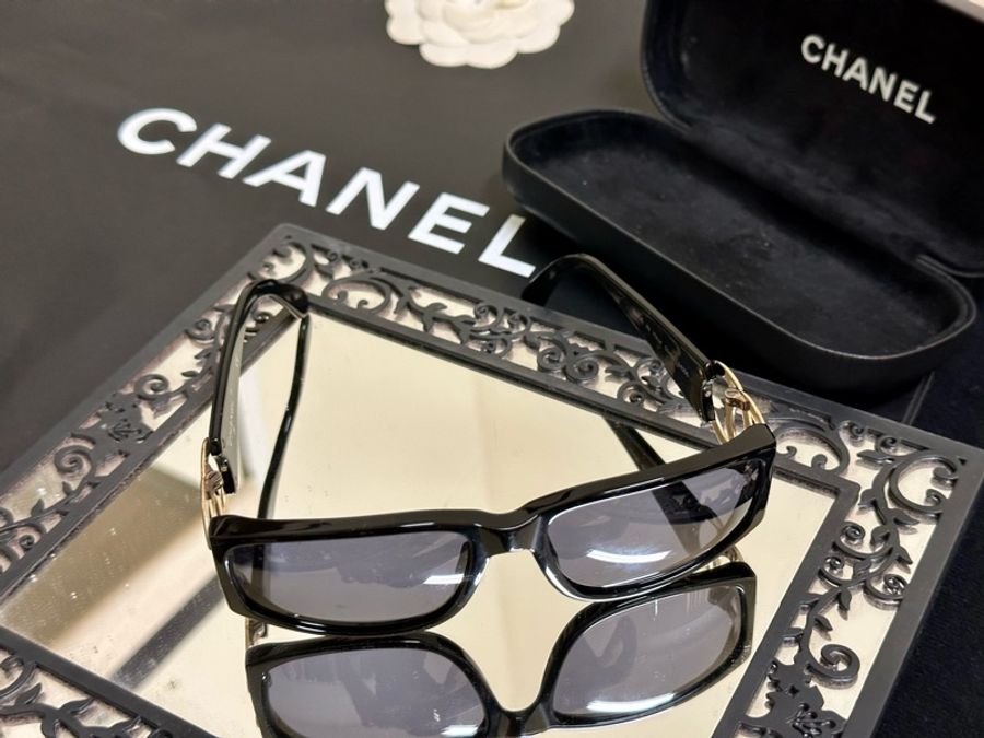 🔥爆款墨鏡🕶️釋出🔥#Chanel 絕版 #大Clogo #墨鏡 #vintage 鏤空logo #太陽眼鏡 小臉神器😍稀有美品💕-14