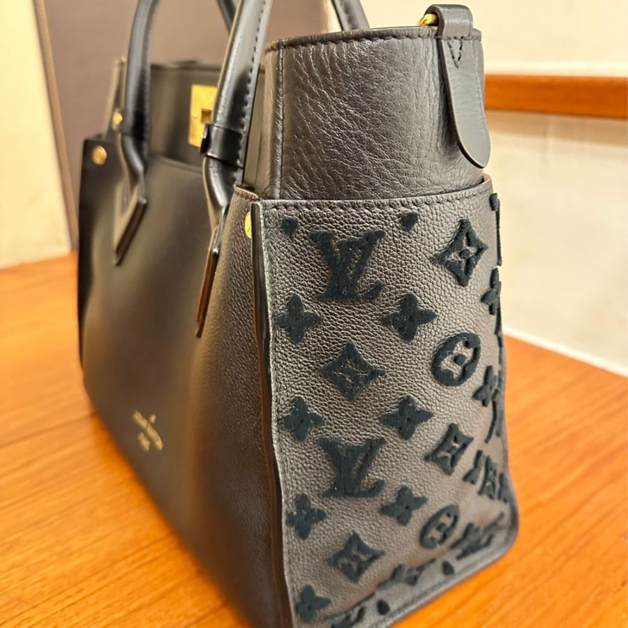 LV 黑皮革絨布花紋邊手提兩用包-2