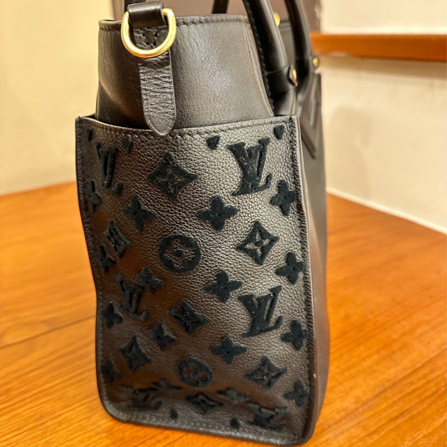 LV 黑皮革絨布花紋邊手提兩用包-3