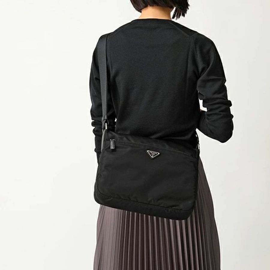 Prada 1BC421 Re-Nylon 尼龍郵差包 附可拆卸萬用包《當季專櫃正售★全新商品 》-1