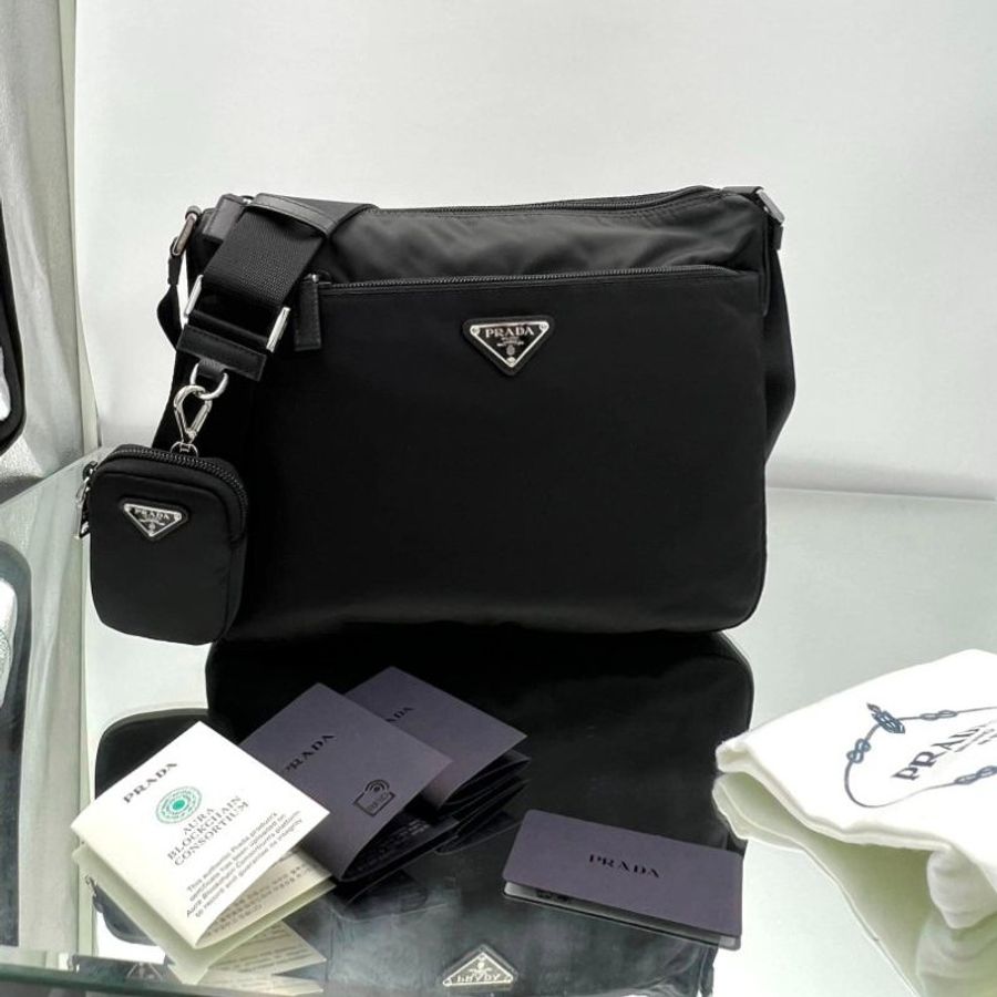 Prada 1BC421 Re-Nylon 尼龍郵差包 附可拆卸萬用包《當季專櫃正售★全新商品 》-7