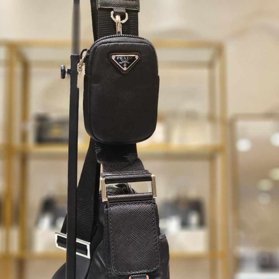 Prada 1BC421 Re-Nylon 尼龍郵差包 附可拆卸萬用包《當季專櫃正售★全新商品 》-4