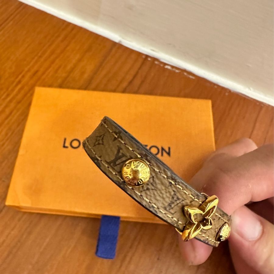LV 花紋經典LOGO手環-2
