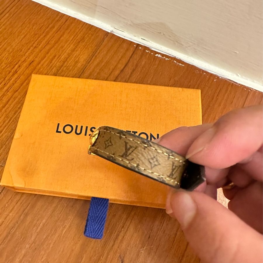 LV 花紋經典LOGO手環-3