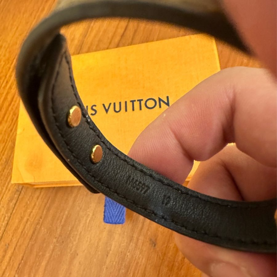 LV 花紋經典LOGO手環-5