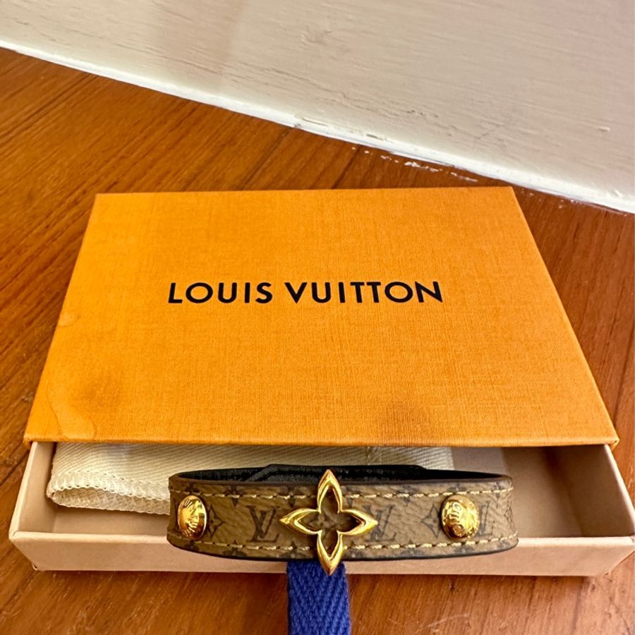 LV 花紋經典LOGO手環-6