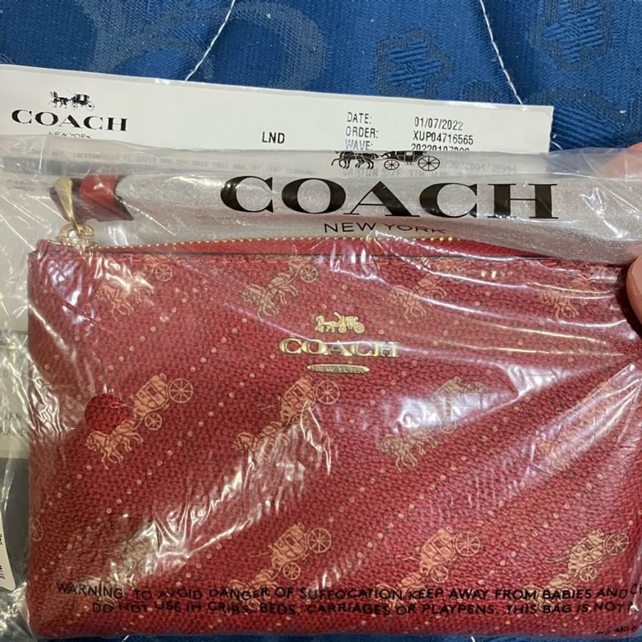 全新COACH馬車老花小手拿包-4