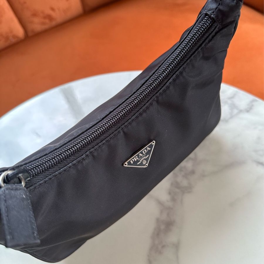 【Prada】黑色手提包-8