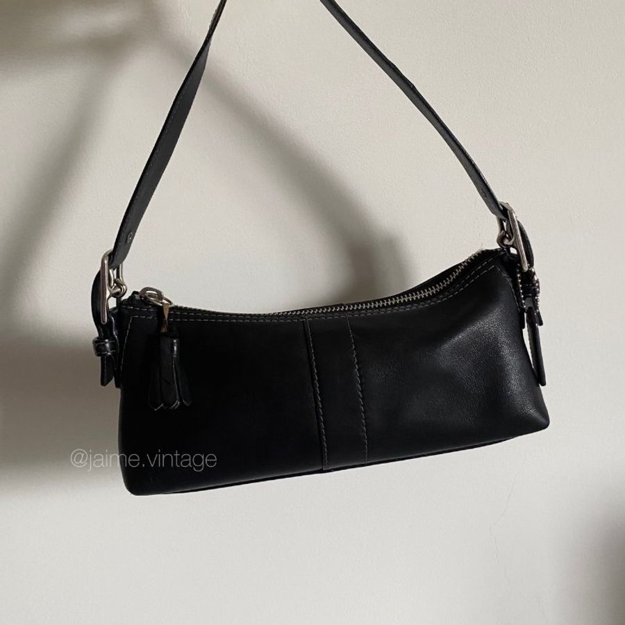 ❌售出❌J’aime Vintage | Coach Vintage Y2K真皮法棍包 黑銀配色-0