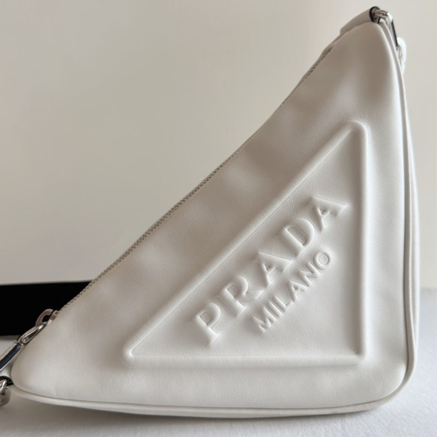 便宜賣PRADA 牛皮三角包 手拿包 可手拿附肩背帶可肩背-1