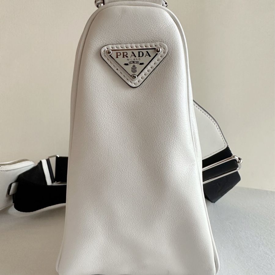 便宜賣PRADA 牛皮三角包 手拿包 可手拿附肩背帶可肩背-2