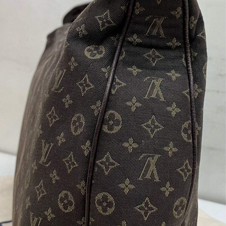 LV深色丹寧牛角包-6
