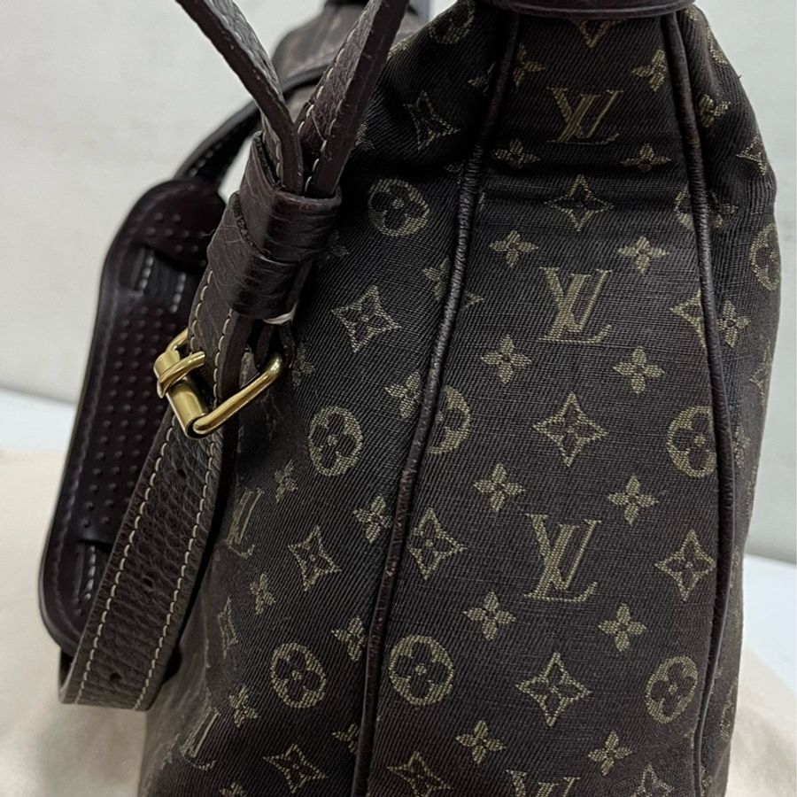 LV深色丹寧牛角包-1