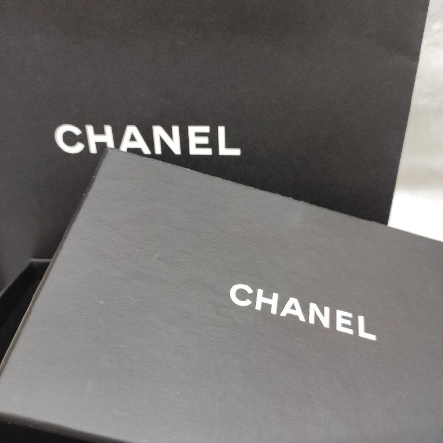 CHANEL#香奈兒#經典菱格紋#荔枝紋小 牛皮金色小香LOGO拉鍊#零錢包(黑X酒紅-3