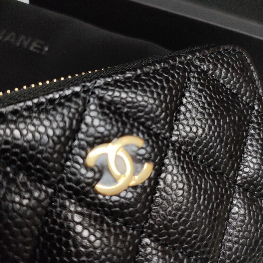 CHANEL#香奈兒#經典菱格紋#荔枝紋小 牛皮金色小香LOGO拉鍊#零錢包(黑X酒紅-11