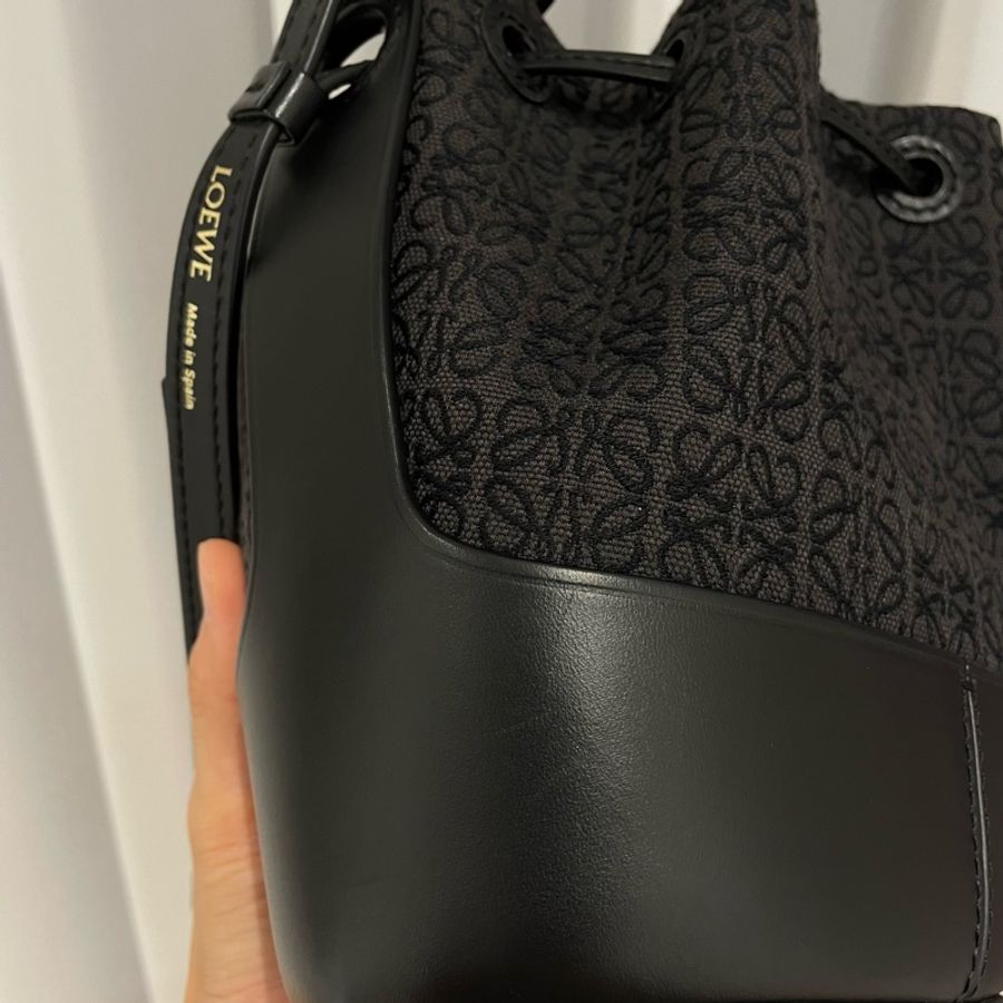 LOEWE 氣球包 mini ballon 水桶包 可斜側背手提-9