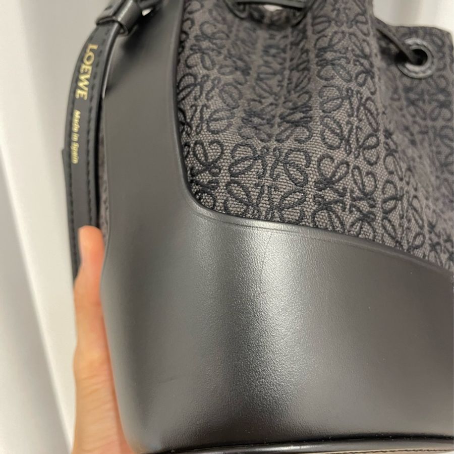 LOEWE 氣球包 mini ballon 水桶包 可斜側背手提-13