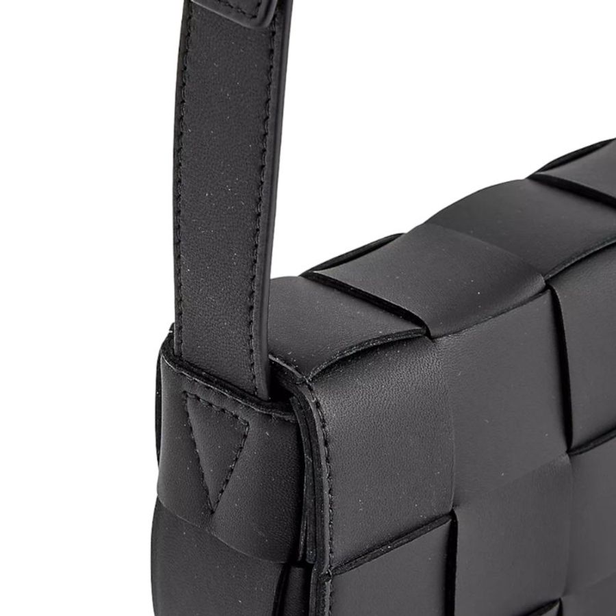 【BOTTEGA VENETA 寶緹嘉】BV Small Cassette 小款 經典編織 磁釦 斜背包 肩背包 黑色 730848-1