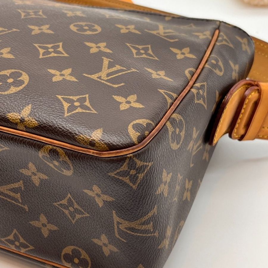 Louis Vuitton LV 老花字紋 雙口袋 大款 駱駝肩背包-5