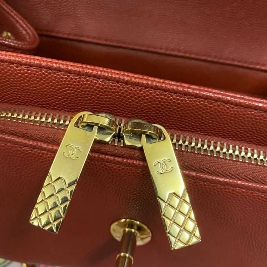 chanel 郵差包小號 大降價 酒紅色金扣牛皮,經典款 9成新以上-7