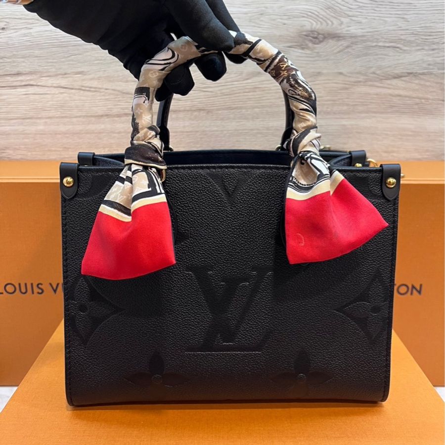 LV On The Go PM 芯片款 黑色壓紋皮革 含 LV絲巾-2