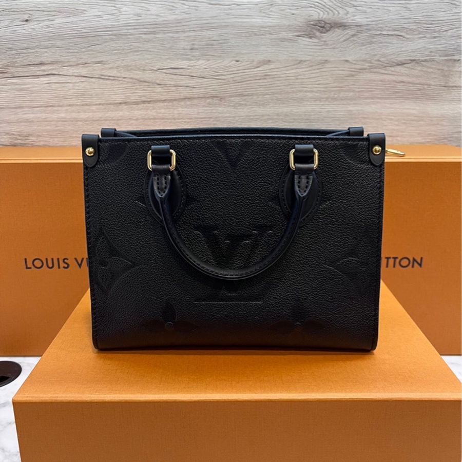 LV On The Go PM 芯片款 黑色壓紋皮革 含 LV絲巾-3