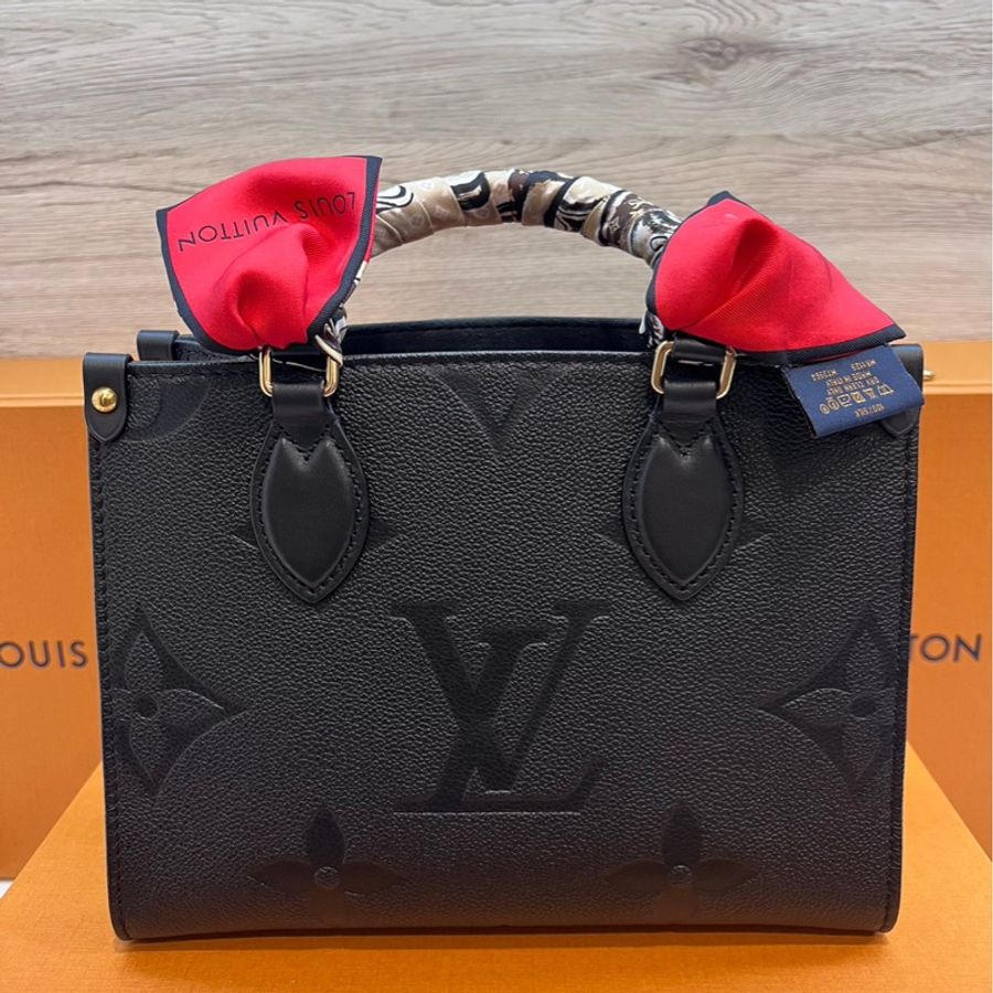 LV On The Go PM 芯片款 黑色壓紋皮革 含 LV絲巾-4