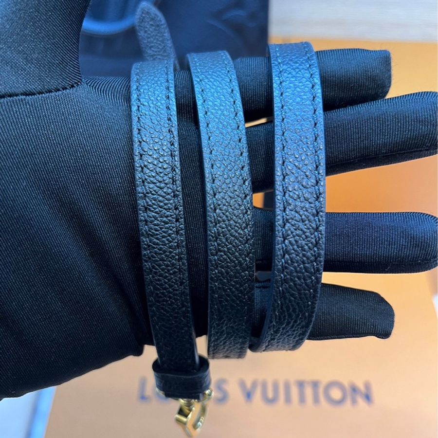 LV On The Go PM 芯片款 黑色壓紋皮革 含 LV絲巾-45